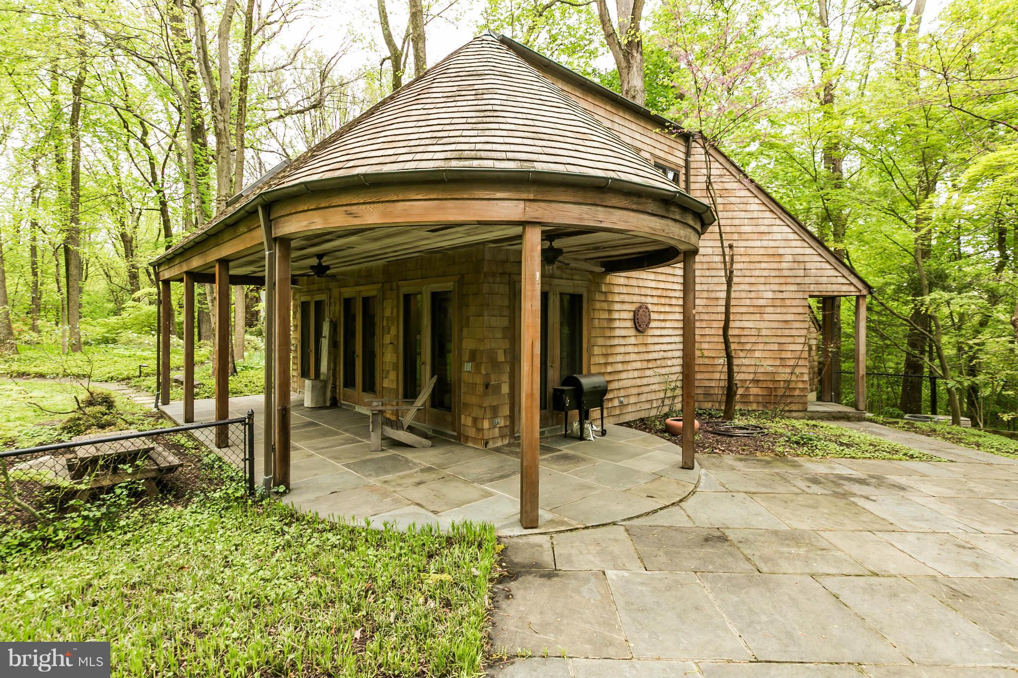 919 Rolandvue Road Towson, MD 21204 - Photo 24 of 30 Pool/Guest House