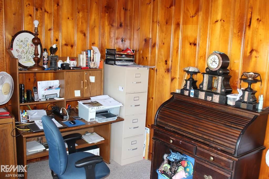 5925 Pointe Tremble Road Algonac, MI 48001 - Photo 13 of 24 31304053-12.JPG