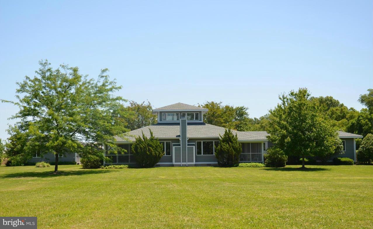 Exterior (Rear)