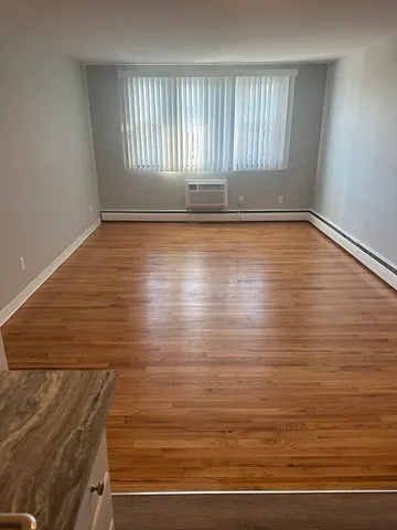 $2,300 | 39 Carey Avenue, Unit 5, Watertown, MA 02472