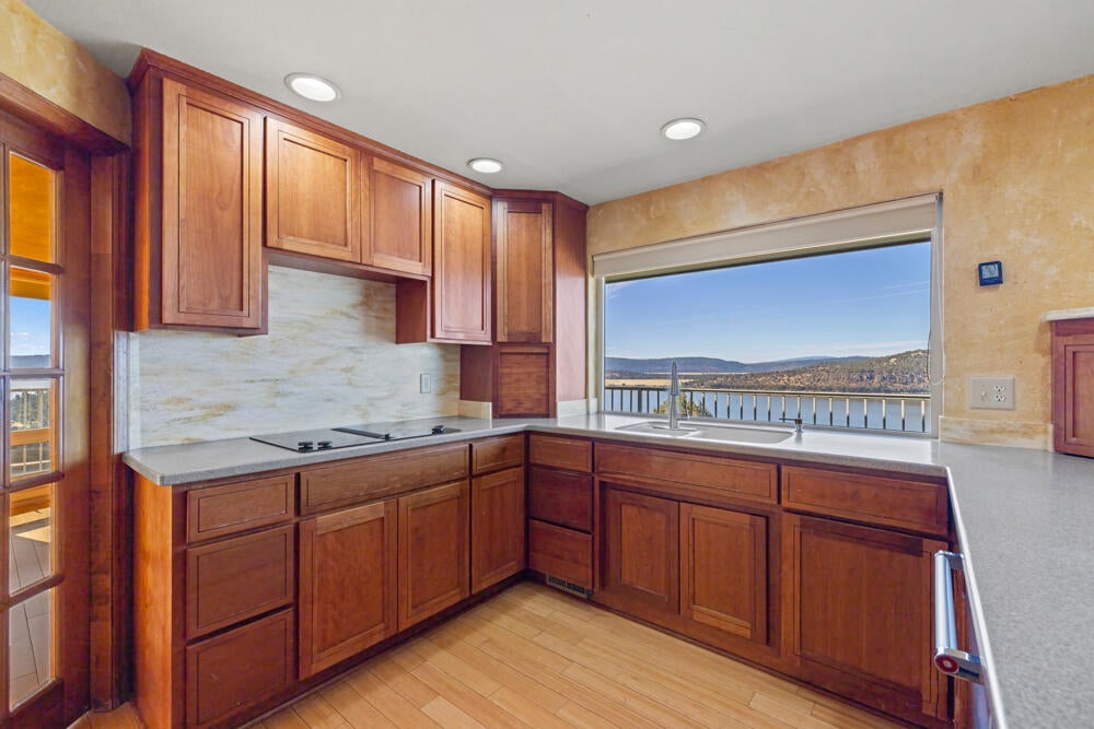 5930 Sunset Ridge Road Klamath Falls, OR 97601 - Photo 10 of 42 010