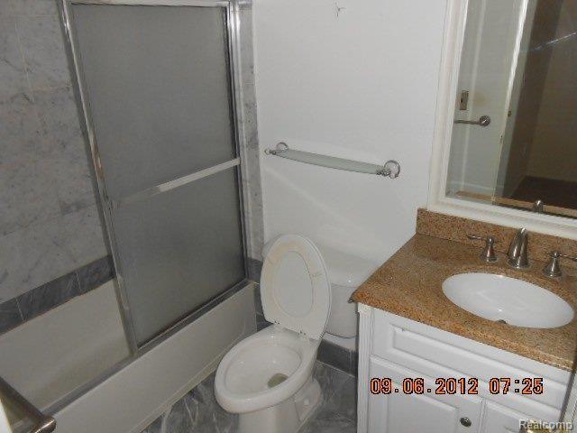 2247 North Fairview Lane Rochester, MI 48306 - Photo 11 of 16 DSCN0654.JPG