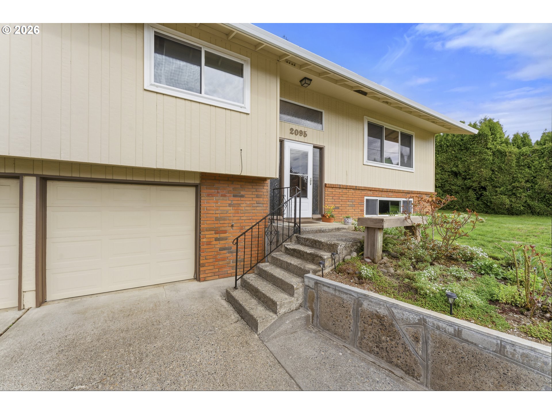 2095 Northwest 3rd Street Gresham, OR 97030 - Photo 4 of 40