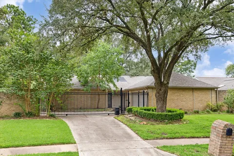 $340,000 | 1706 Cherry Bend Drive, Houston, TX 77077