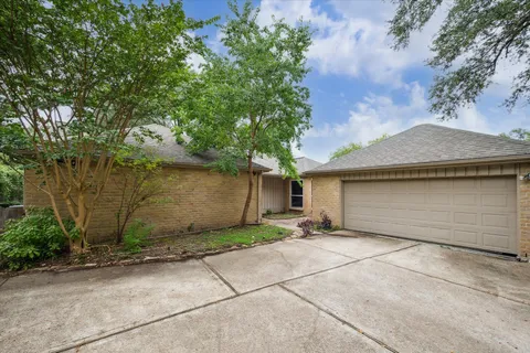 $340,000 | 1706 Cherry Bend Drive, Houston, TX 77077