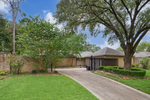 $340,000 | 1706 Cherry Bend Drive, Houston, TX 77077