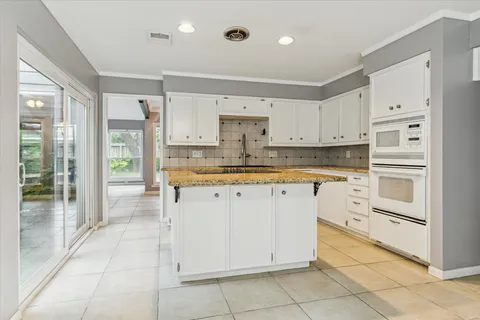 $340,000 | 1706 Cherry Bend Drive, Houston, TX 77077