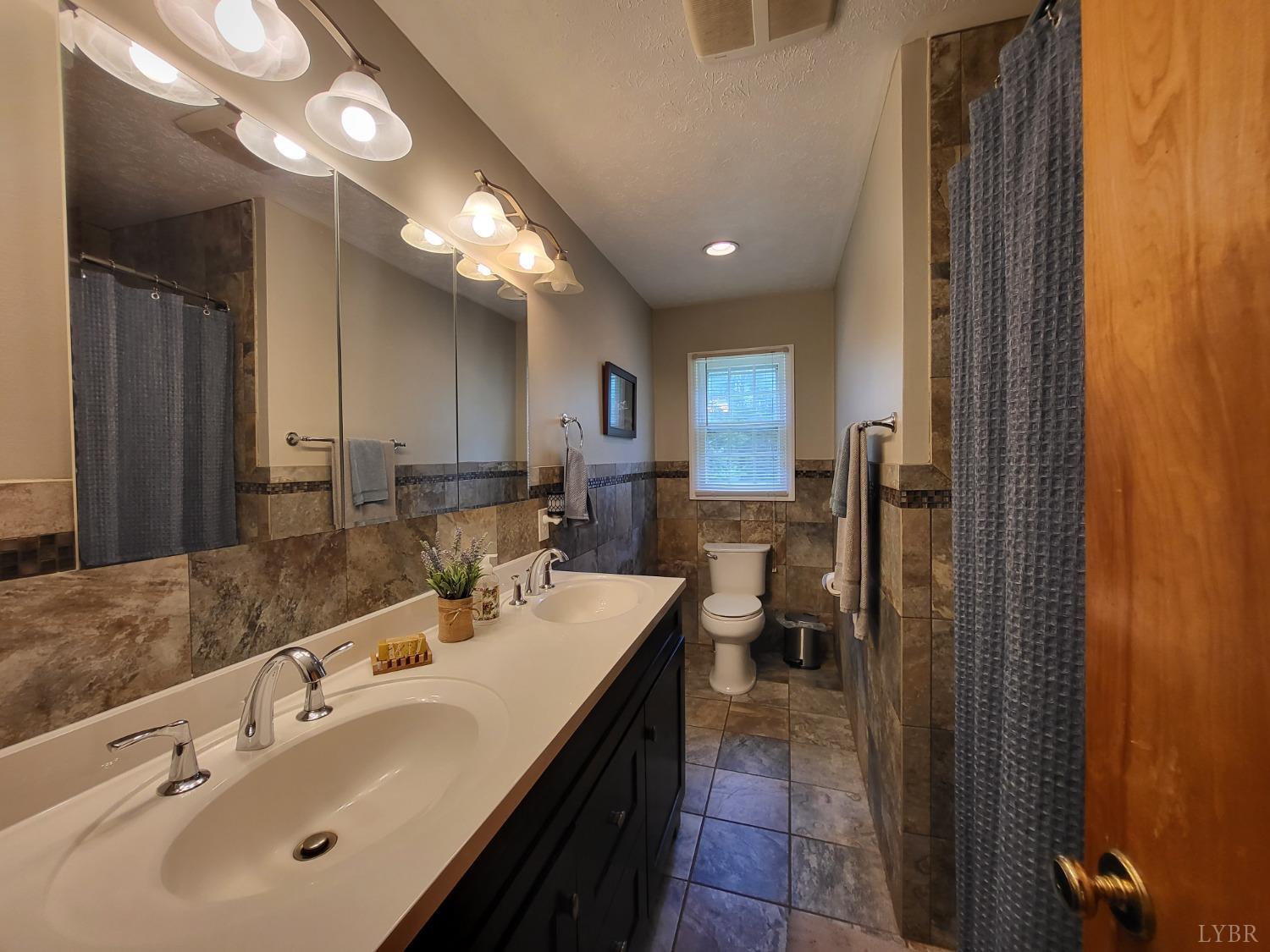 1704 Moormans Road Lynchburg, VA 24501 - Photo 5 of 16 Gallery Image 5