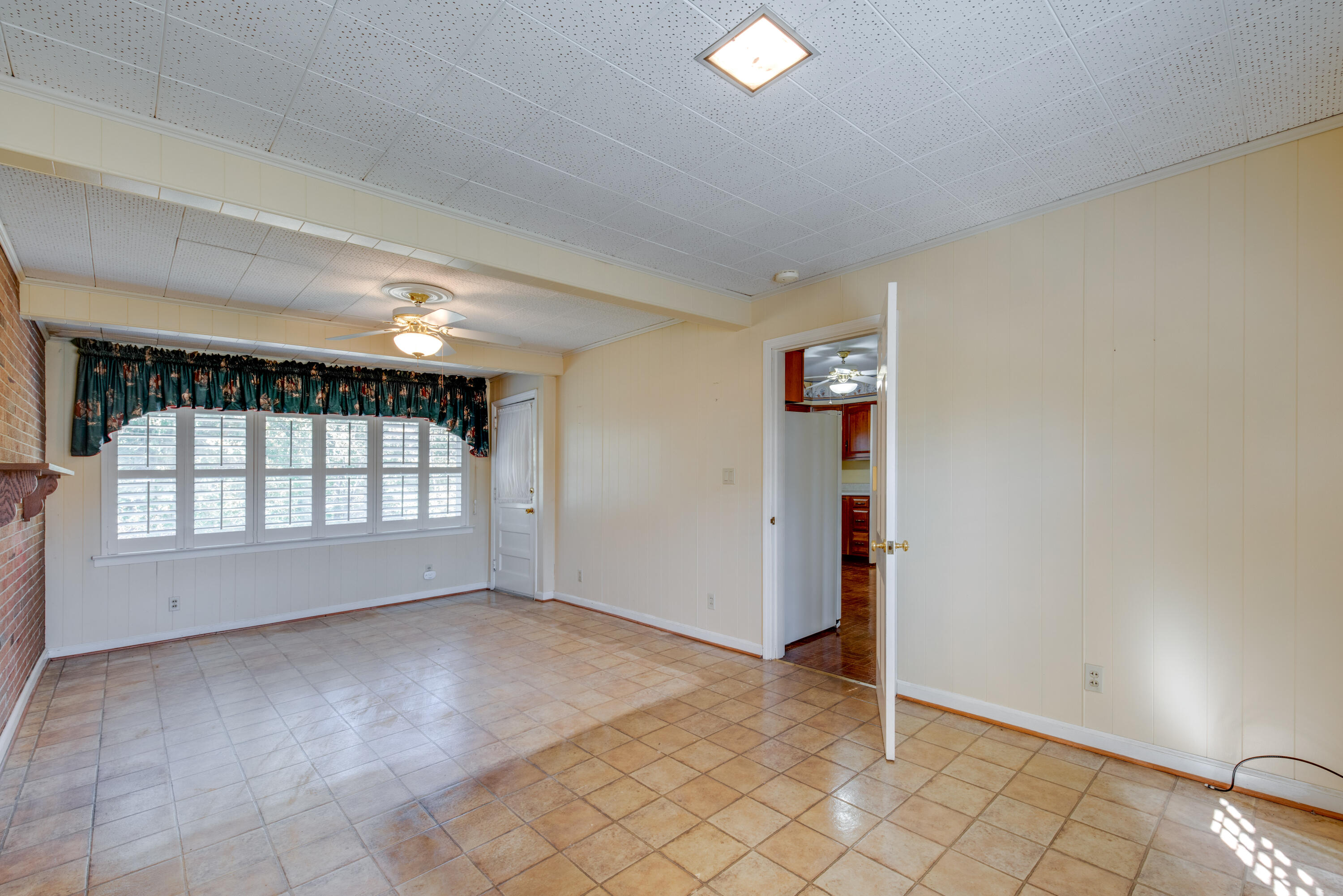 1607 South Rugby Place Chattanooga, TN 37412 - Photo 13 of 29 Den Family Room