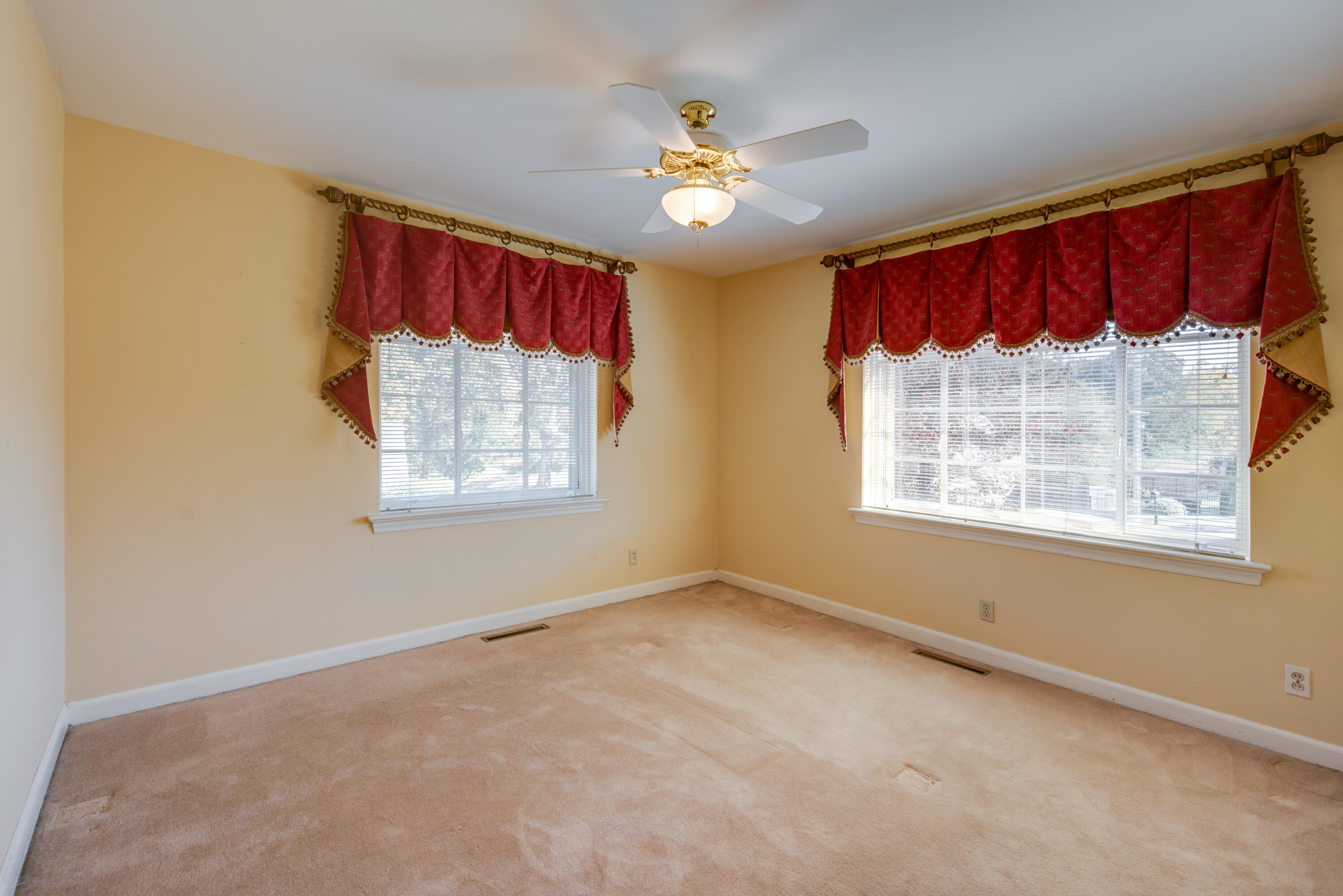 1607 South Rugby Place Chattanooga, TN 37412 - Photo 19 of 29 Guest Bedroom #2