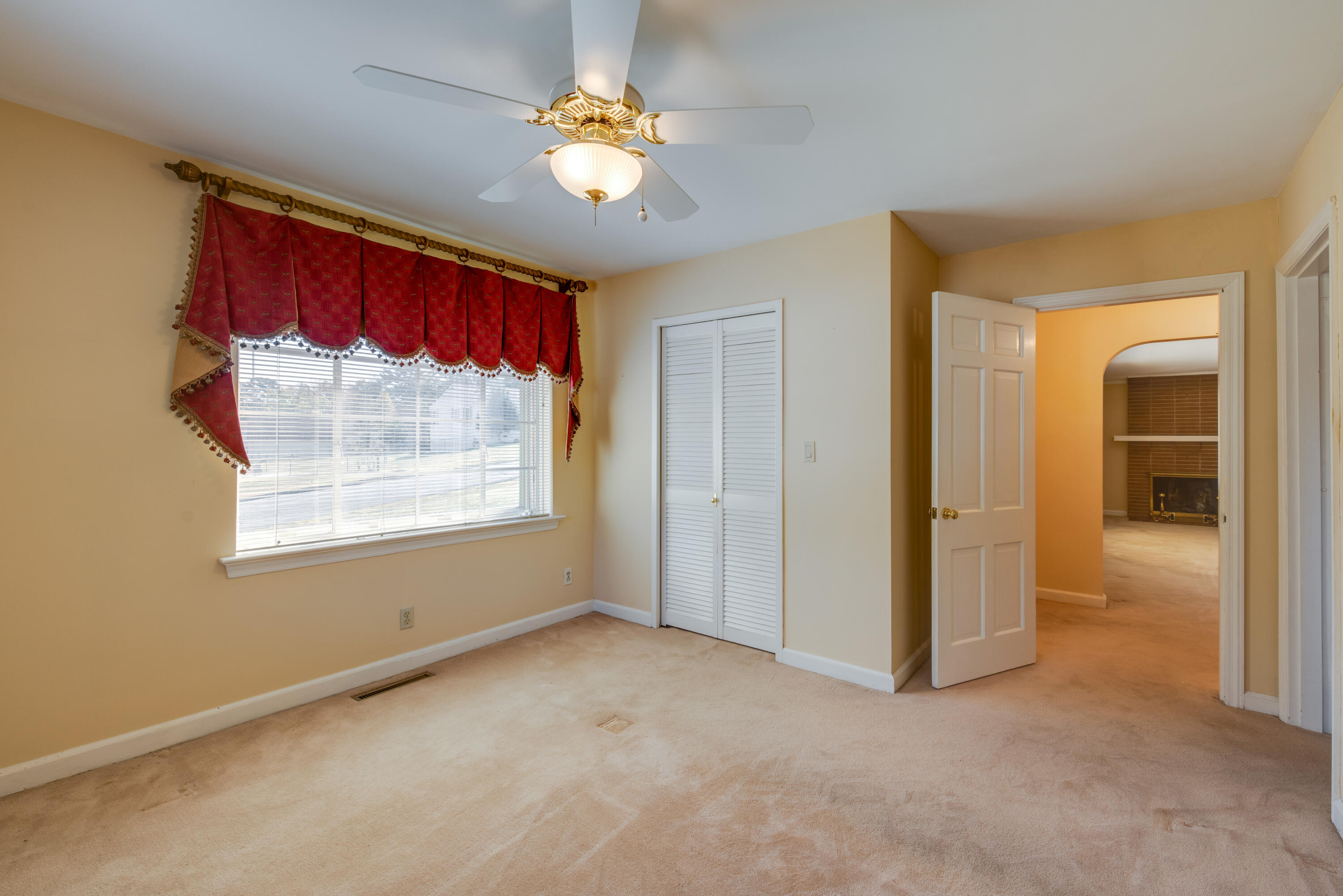 1607 South Rugby Place Chattanooga, TN 37412 - Photo 20 of 29 Guest Bedroom #2