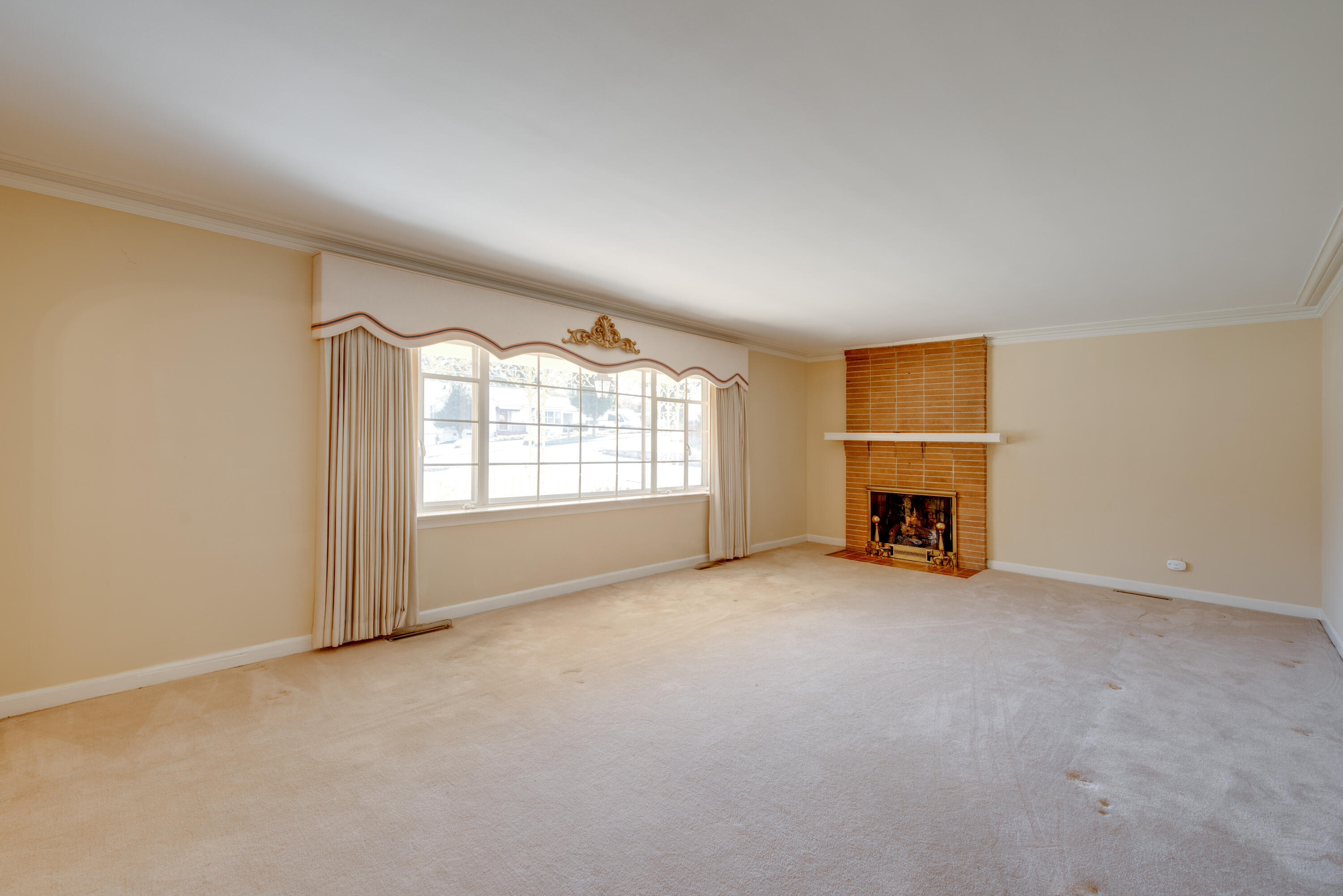 1607 South Rugby Place Chattanooga, TN 37412 - Photo 5 of 29 Living Room
