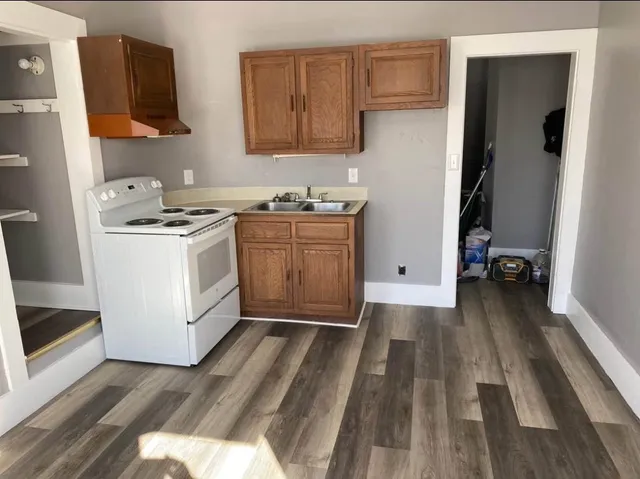 $1,800 | 48 Laurel Street, Unit 3, Newport, NH 03773