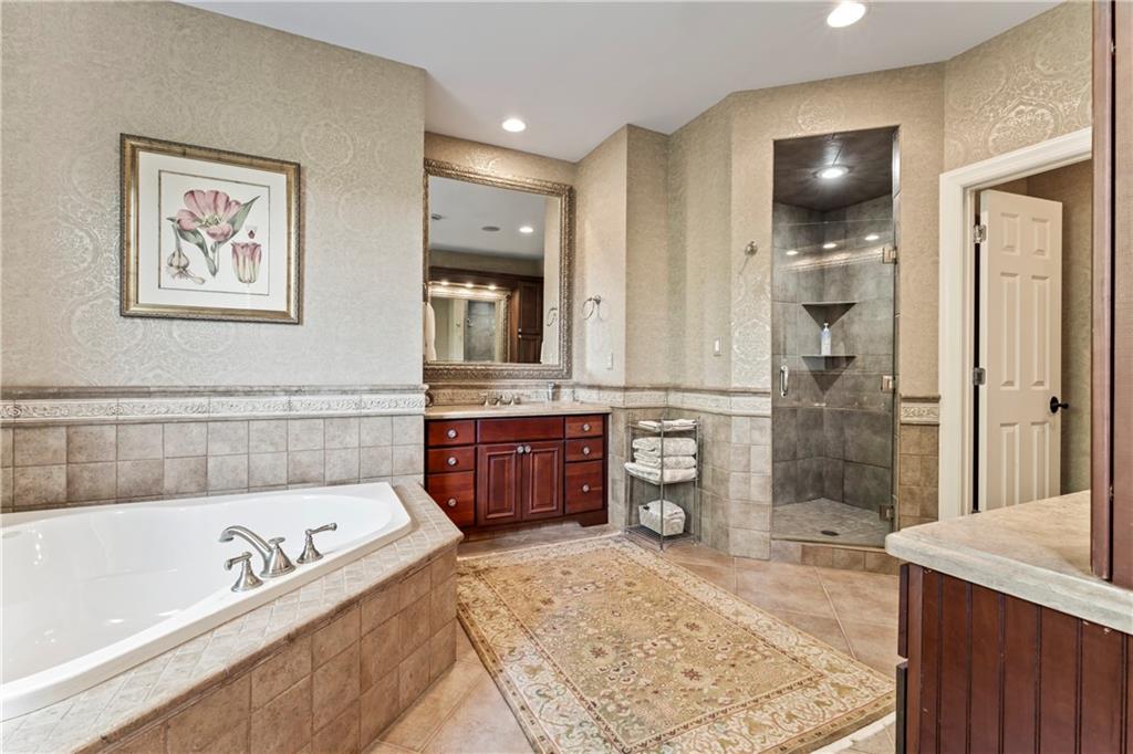 692 Highpointe Drive Pittsburgh, PA 15220 - Photo 17 of 35