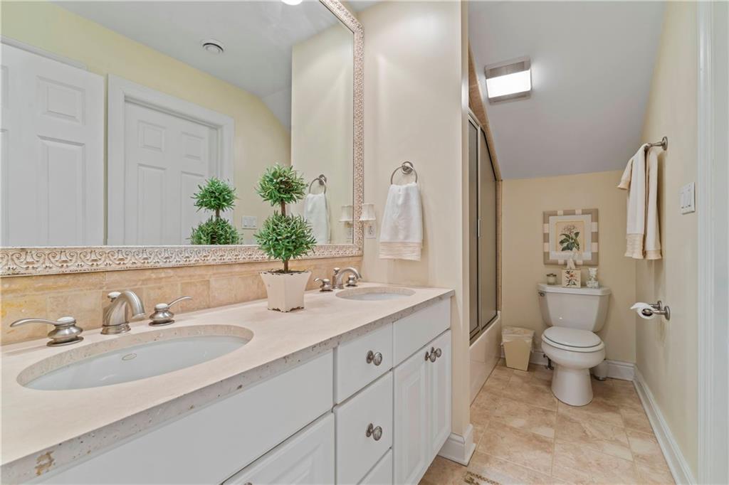 692 Highpointe Drive Pittsburgh, PA 15220 - Photo 22 of 35