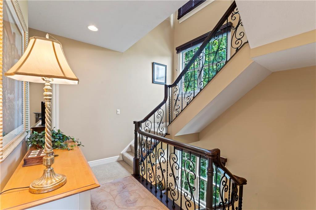 692 Highpointe Drive Pittsburgh, PA 15220 - Photo 24 of 35