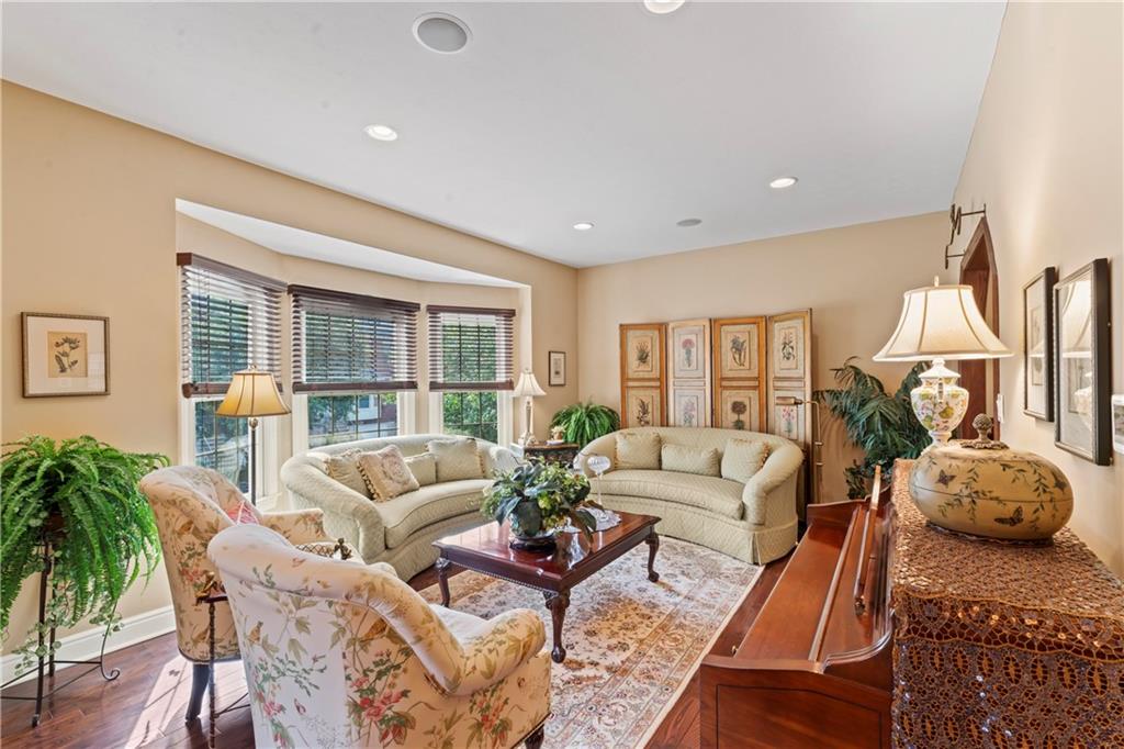 692 Highpointe Drive Pittsburgh, PA 15220 - Photo 27 of 35