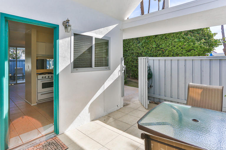 42308 Dunes View Road, Unit 20 Rancho Mirage, CA 92270 - Photo 6 of 30 a bath tub sitting in a bathroom next to a window