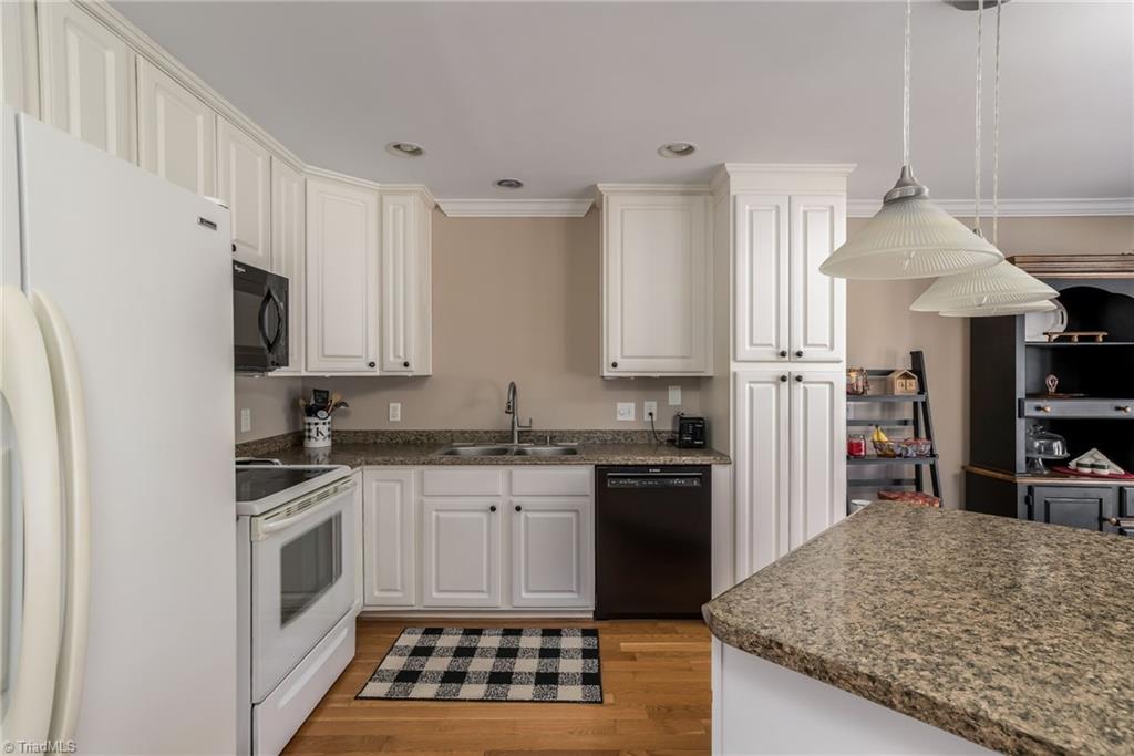 447 Culler Road Pinnacle, NC 27043 - Photo 7 of 36