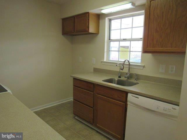 9258 Cherry Lane, Unit 29 Laurel, MD 20708 - Photo 7 of 22 Kitchen
