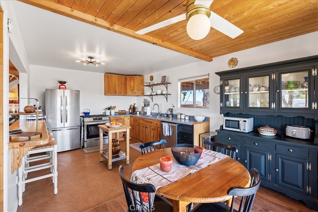 3815 Highway 41 Paso Robles, CA 93446 - Photo 12 of 40 a view of a dining room with furniture