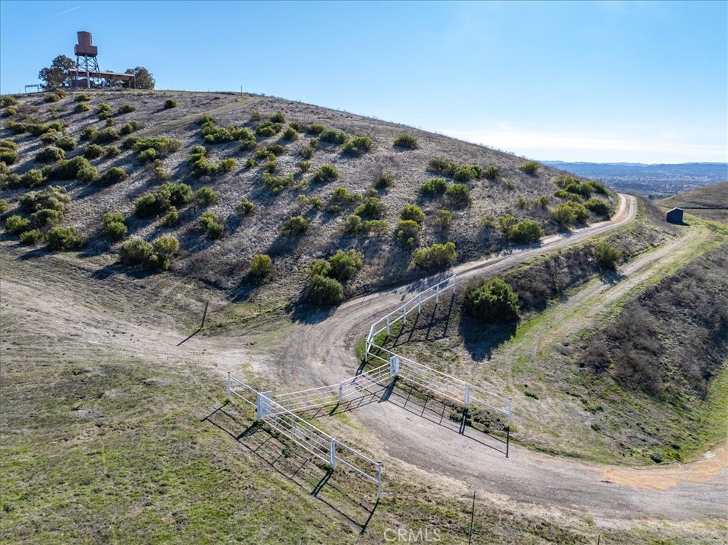 3815 Highway 41 Paso Robles, CA 93446 - Photo 31 of 40 a view of a large building