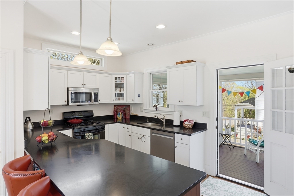 26 Walnut Street Maynard, MA 01754 - Photo 17 of 38