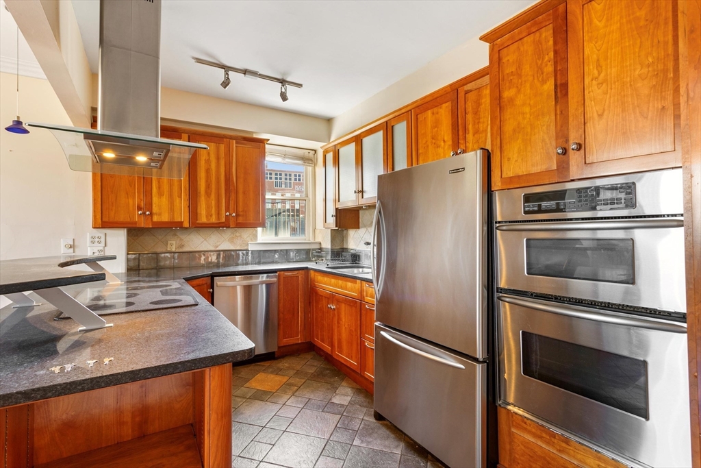 41 Worcester Square, Unit 7 Boston, MA 02118 - Photo 4 of 12