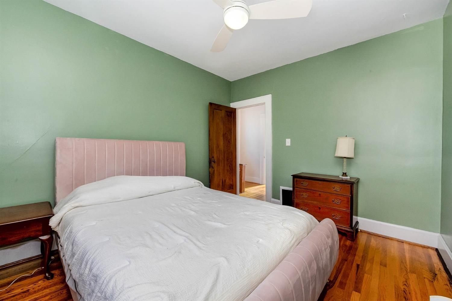 5806 Montgomery Road Cincinnati, OH 45212 - Photo 22 of 25