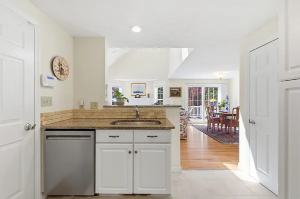 $569,000 | 7 Cambridge Court, Unit 7, Kennebunk, ME 04043