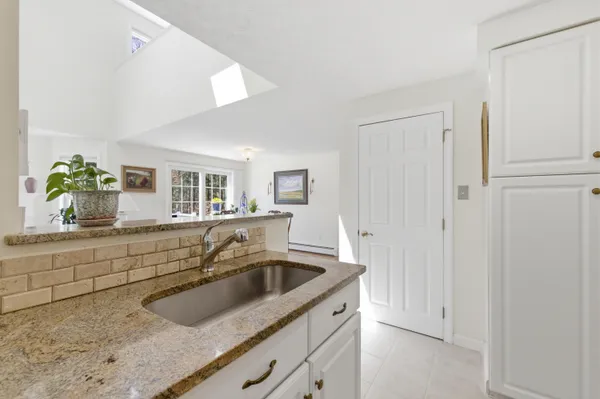 $569,000 | 7 Cambridge Court, Unit 7, Kennebunk, ME 04043