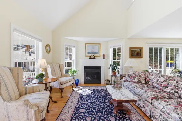 $569,000 | 7 Cambridge Court, Unit 7, Kennebunk, ME 04043
