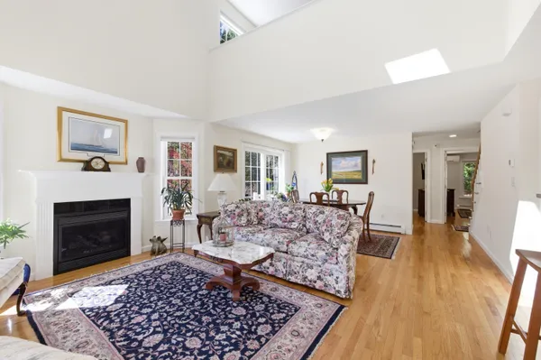 $569,000 | 7 Cambridge Court, Unit 7, Kennebunk, ME 04043