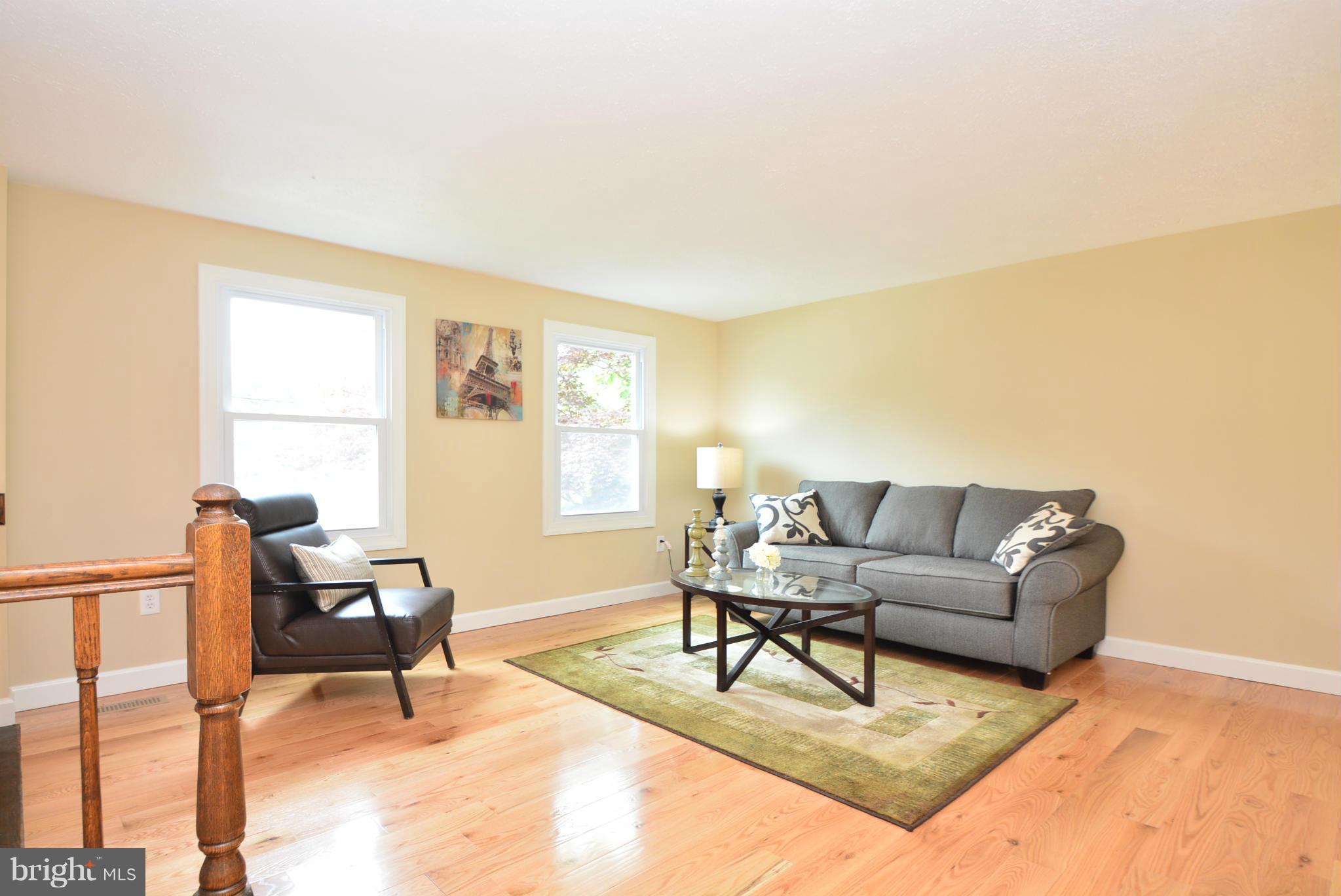 710 Orems Road Baltimore, MD 21221 - Photo 7 of 27 Living Room