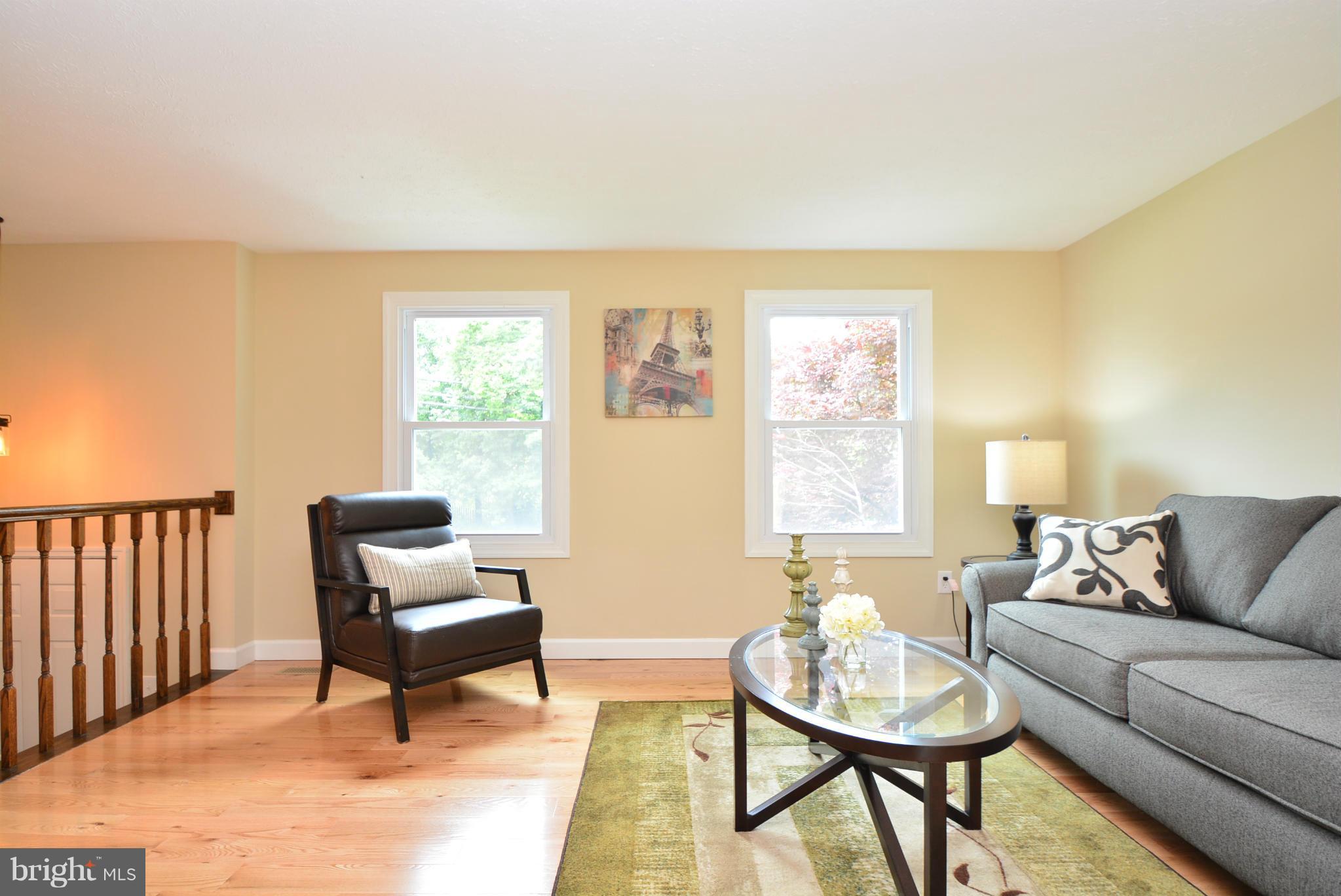 710 Orems Road Baltimore, MD 21221 - Photo 8 of 27 Living Room