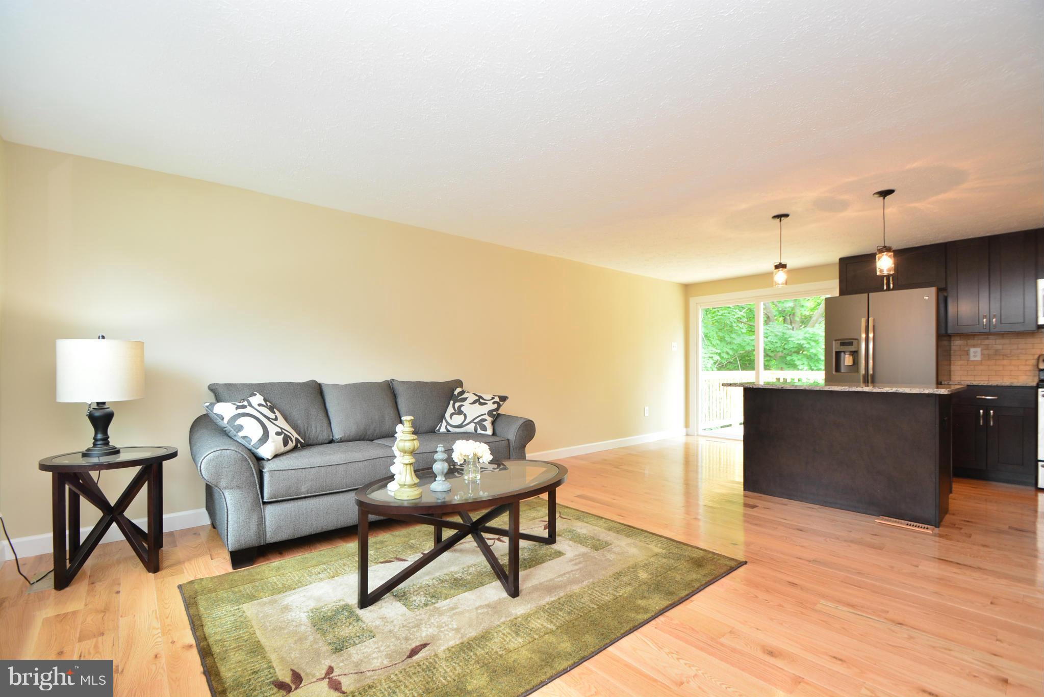 710 Orems Road Baltimore, MD 21221 - Photo 10 of 27 Living Room