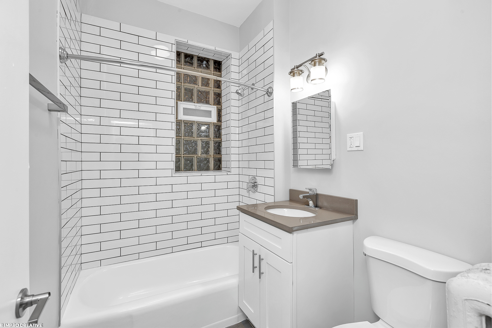 2205 West Rice Street, Unit 3W Chicago, IL 60622 - Photo 9 of 10