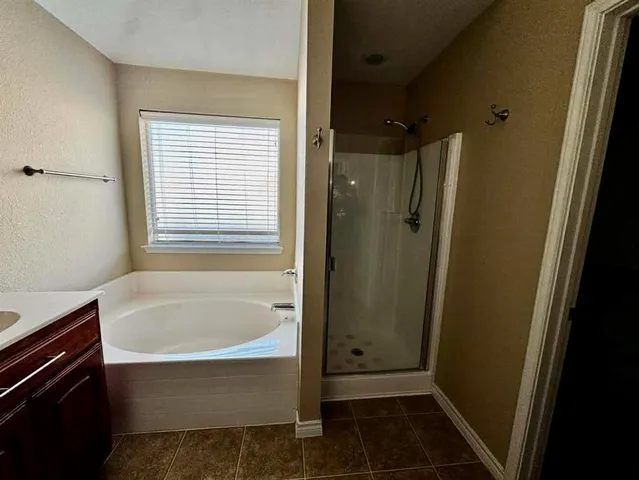 $2,200 | 268 Spring Hollow Drive, Saginaw, TX 76131