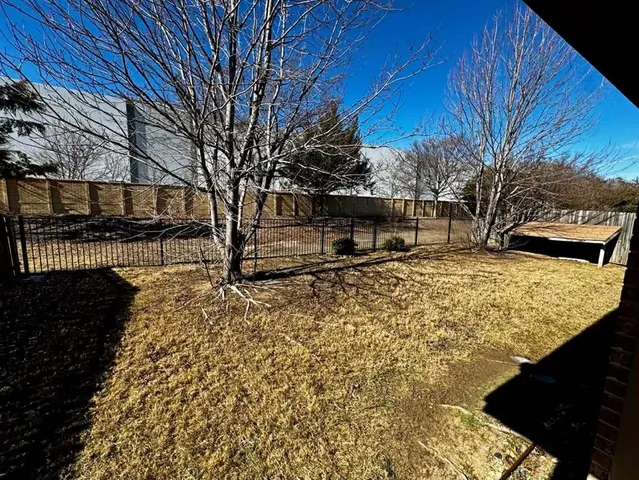 $2,200 | 268 Spring Hollow Drive, Saginaw, TX 76131