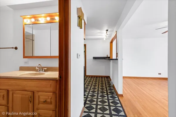 $279,000 | 4618 Custer Avenue, Brookfield, IL 60513