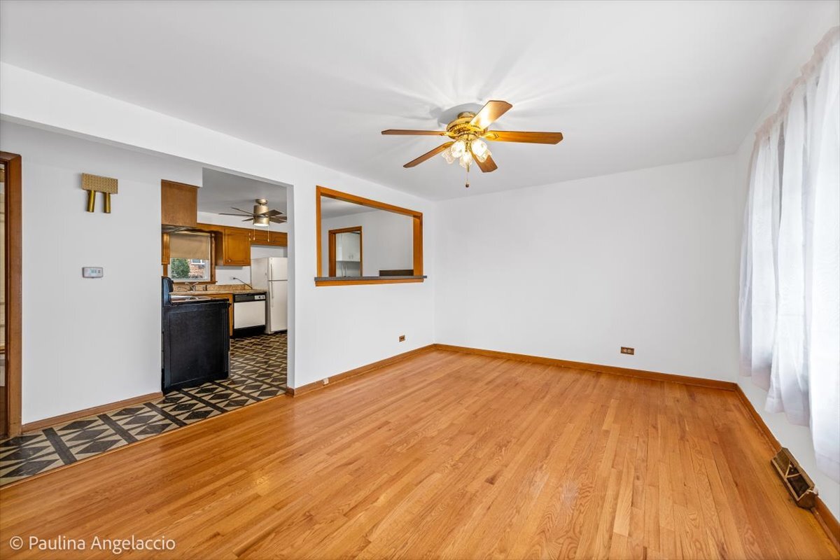 4618 Custer Avenue Brookfield, IL 60513 - Photo 3 of 15