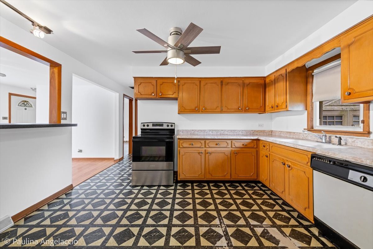 4618 Custer Avenue Brookfield, IL 60513 - Photo 6 of 15