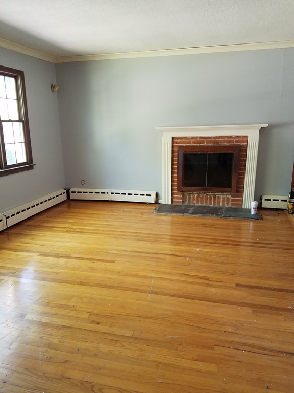 19 Emmet Street Springfield, MA 01119 - Photo 3 of 8 Gallery Image 3