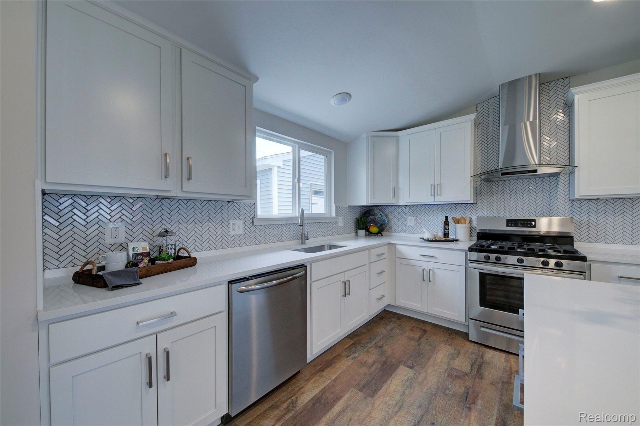 1304 Decker Road Walled Lake, MI 48390 - Photo 12 of 39 4H8A7481_2_3.jpg