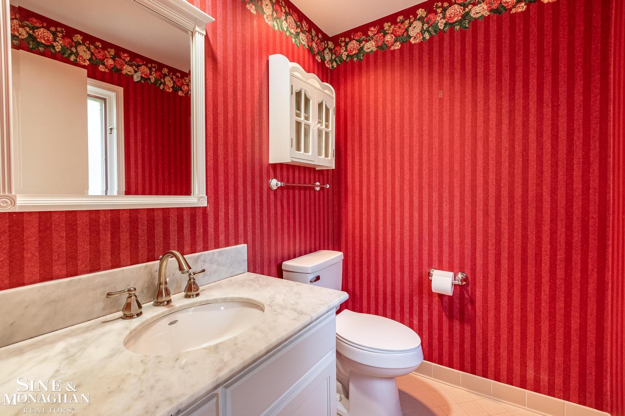 945 North Renaud Road Grosse Pointe, MI 48236 - Photo 11 of 28 50090194-10.JPG