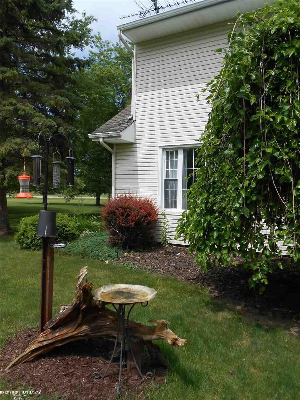 14981 Pine Knoll Road Capac, MI 48014 - Photo 4 of 49 Well cover