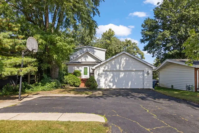 $450,000 | 410 Chicago Avenue, Clarendon Hills, IL 60514