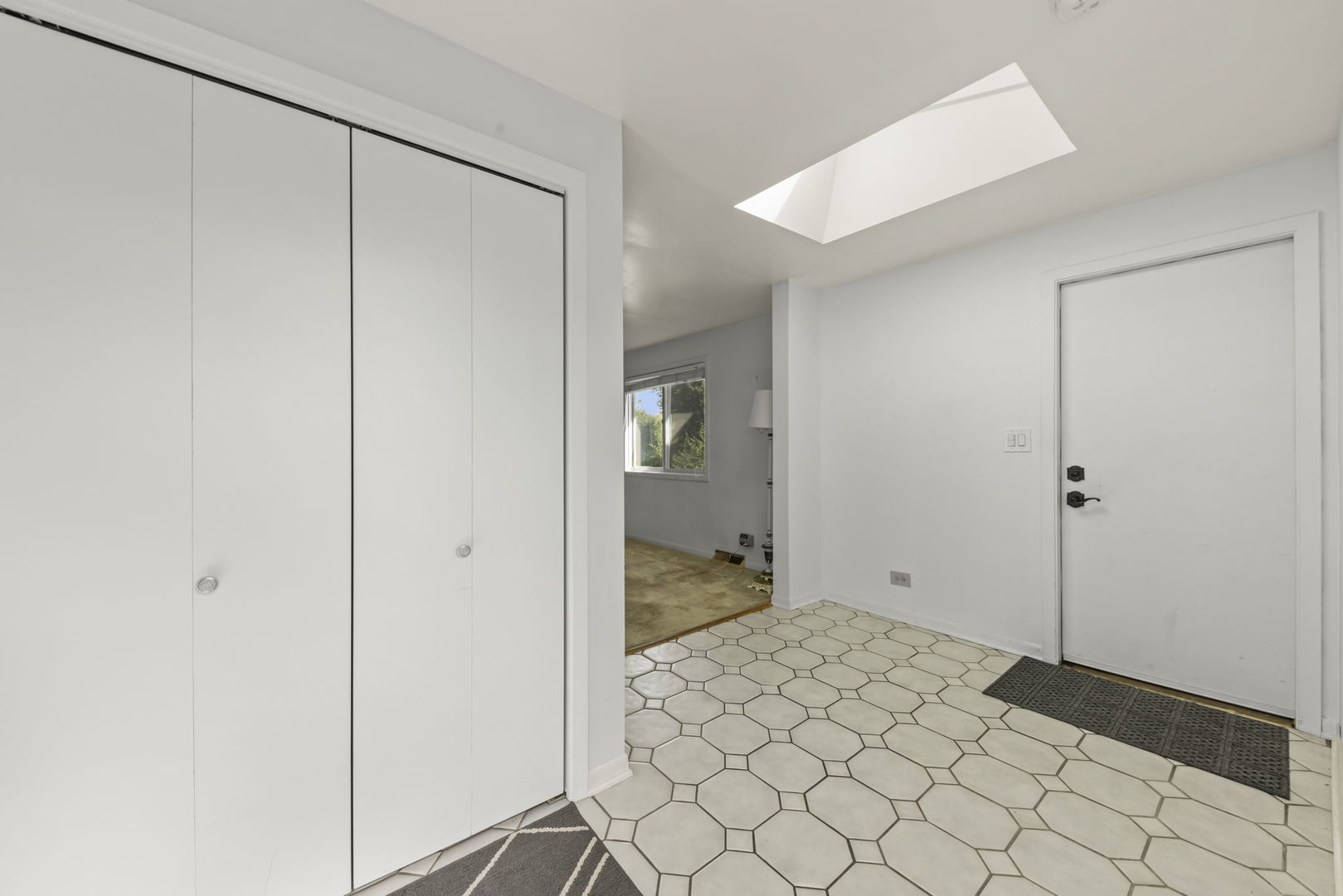 410 Chicago Avenue Clarendon Hills, IL 60514 - Photo 2 of 26