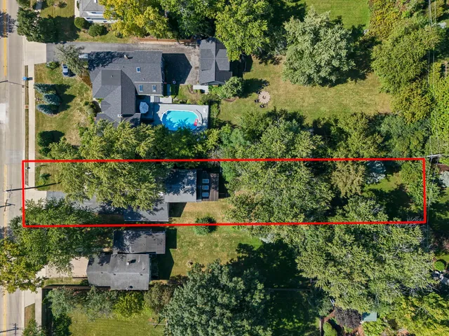 $450,000 | 410 Chicago Avenue, Clarendon Hills, IL 60514