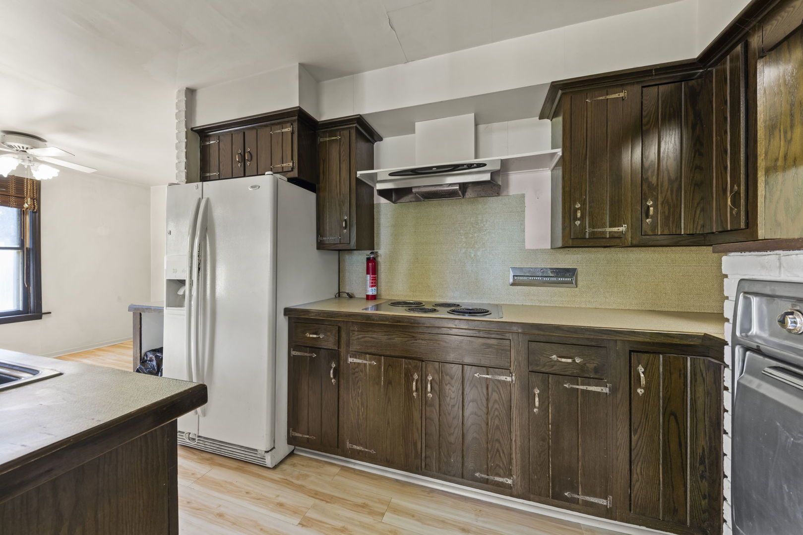 410 Chicago Avenue Clarendon Hills, IL 60514 - Photo 8 of 26